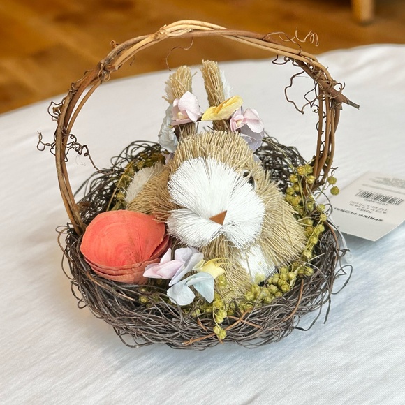 NWT Adorable Bunny - Rabbit in a Basket Spring Easter Decor - Picture 5 of 8